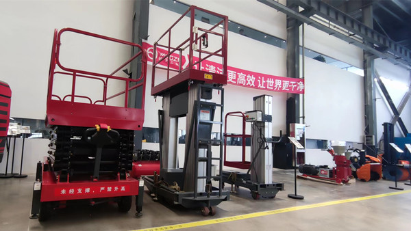 升降平臺(tái)和液壓搬運(yùn)車都適用于那呢? 升降平臺(tái)和液壓搬運(yùn)車都適用于那呢?